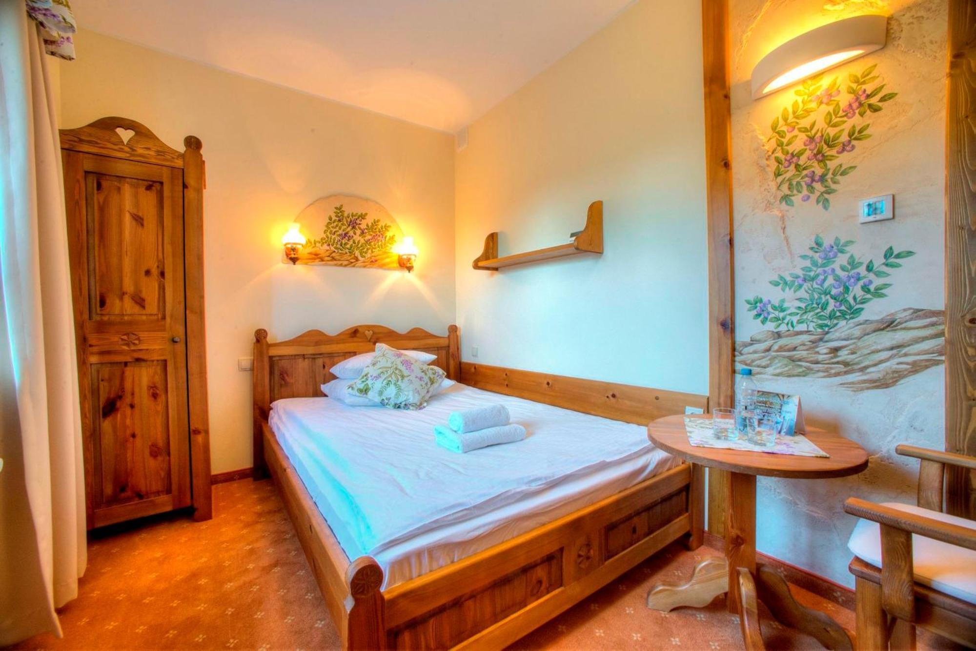 Hotel Carpatia Bieszczadzki Gosciniec Wetlina Room photo